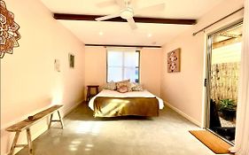 Beautiful, Comfortable 7 Mins Walk To Mullumbimby